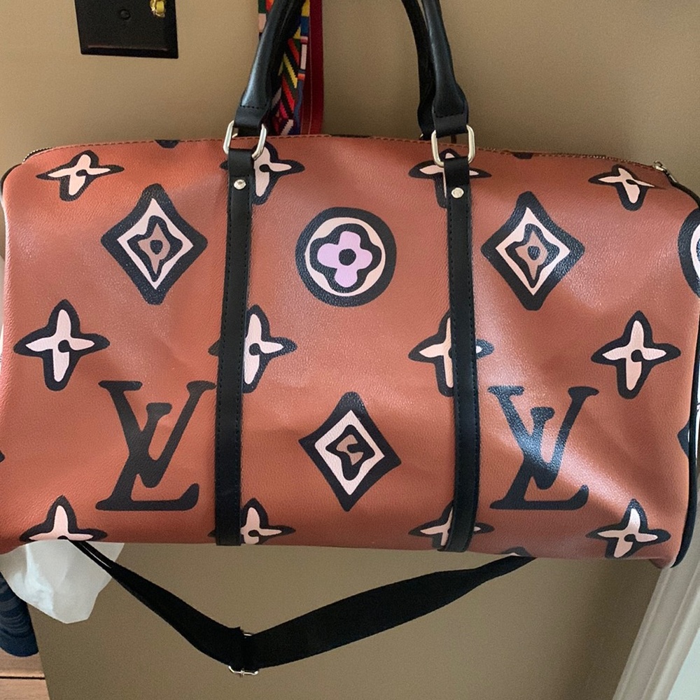 Dupe duffle bag